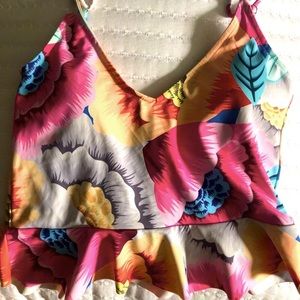 XS Kortni Jeane oversized floral scoop VGUC